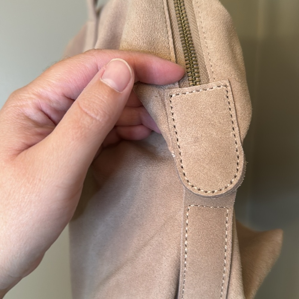 M.I.L.A. Made in Los Angeles Ria Duffle Bag | Rose - Picture 10 of 11